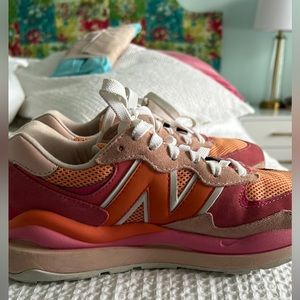 Limited edition Valentine’s Day new balance sneakers. Size 9 US